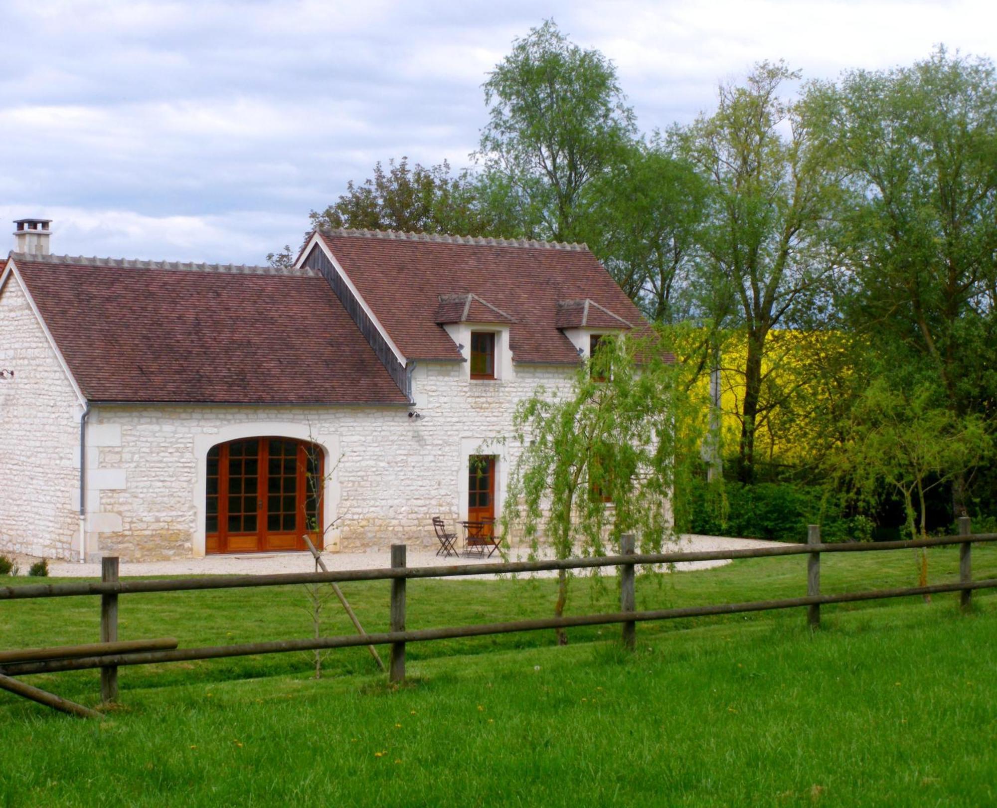 Ferme De Fontaine Gery Bed and Breakfast Tonnerre Exteriör bild